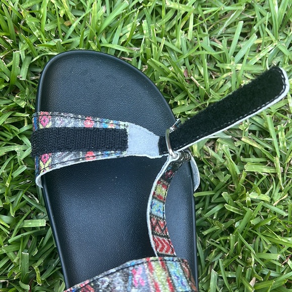 ⭐️ Algeria Velcro Sandals - Picture 10 of 14